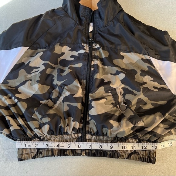 Urban Heritage Cropped Bomber Jacket - Camo, Printed, Size Small - Picture 3 of 6